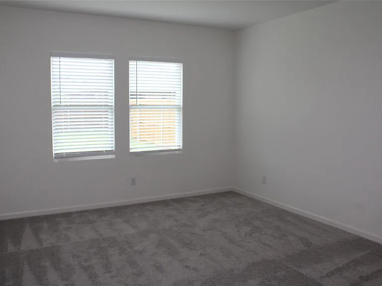 1665 Hossler Trl — Photo 14
