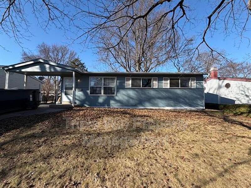 1st image of 1665 Queens Dr