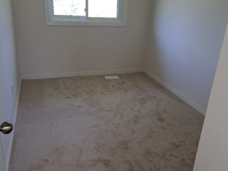 305 Briarhill Ave — Photo 8