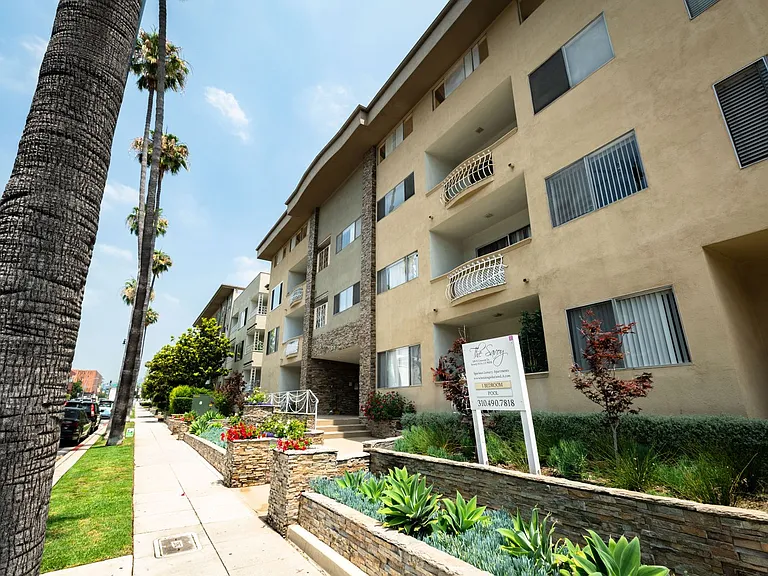 330 crescent drive, Beverly Hills CA 90210 — Photo 22