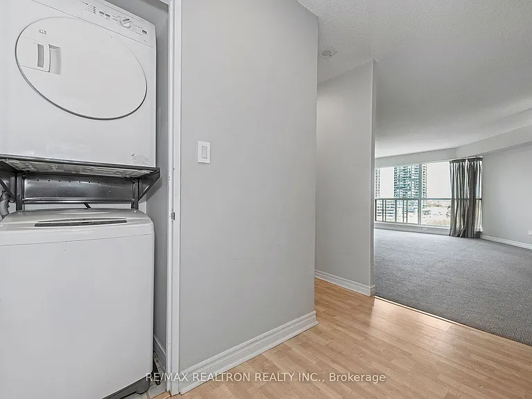 2261 Lake Shore Blvd W #1012 — Photo 11