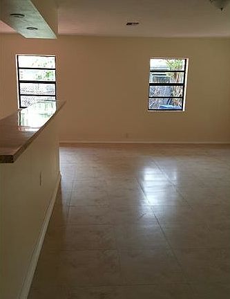 5th image of 16266 NE 9th Ave