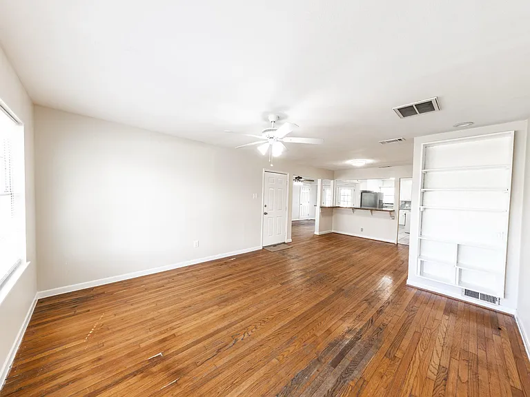 4710 Glenmont St — Photo 5