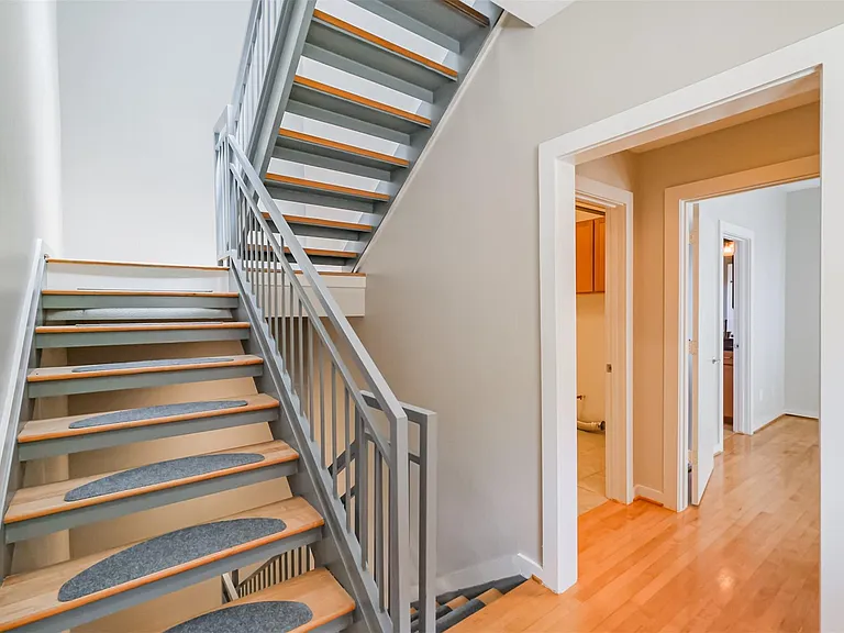 2364 Arlington St — Photo 34