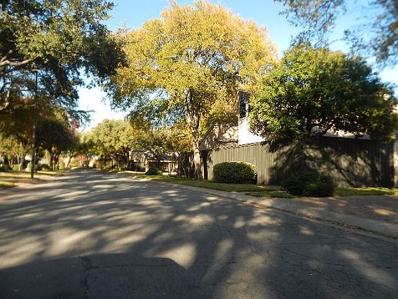 4th image of 12212 Center Court Dr