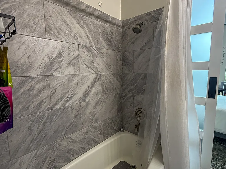 1910 Robbins Pl #302 — Photo 2