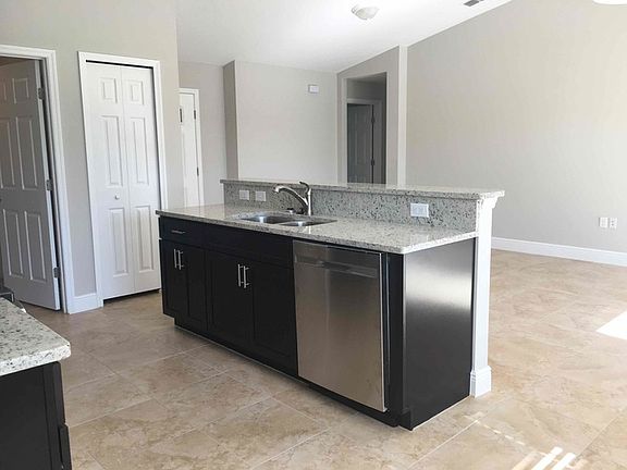 4th image of 399 W Aster Ct