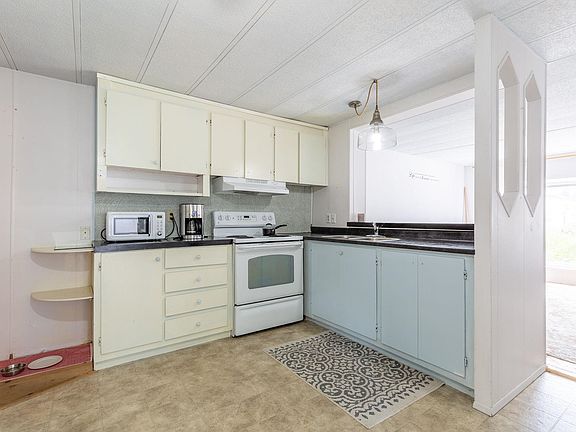 5th image of 21163 Lougheed Hwy #58