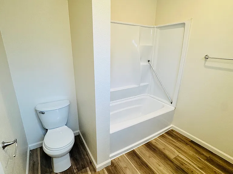 15656 Saticoy St #1 — Photo 16