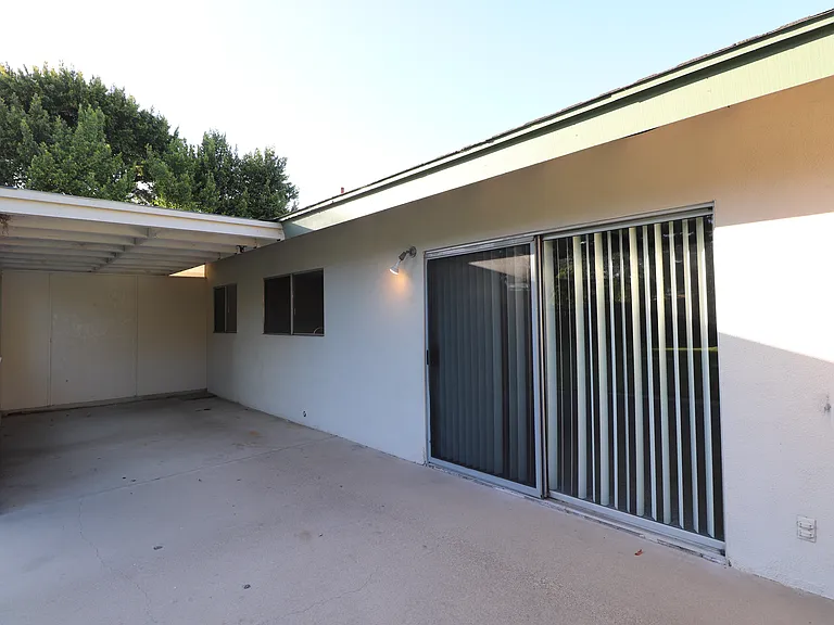 630 Newcastle Cir — Photo 17