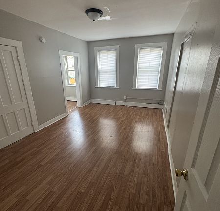 3rd image of 4 Cuyler St #2