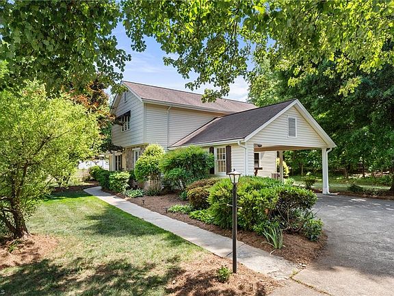 4th image of 926 Branchwood Dr