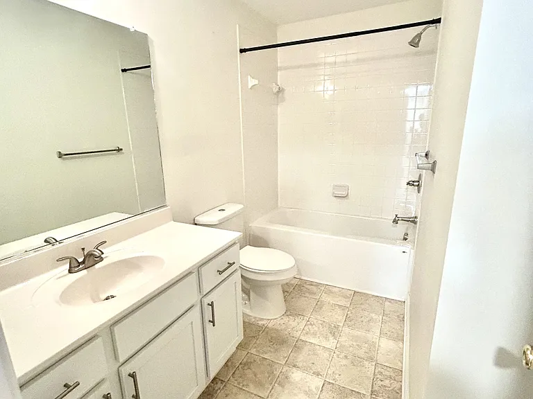 1107 Settlement Dr #1 — Photo 3