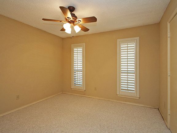 3rd image of 313 Faircrest Dr