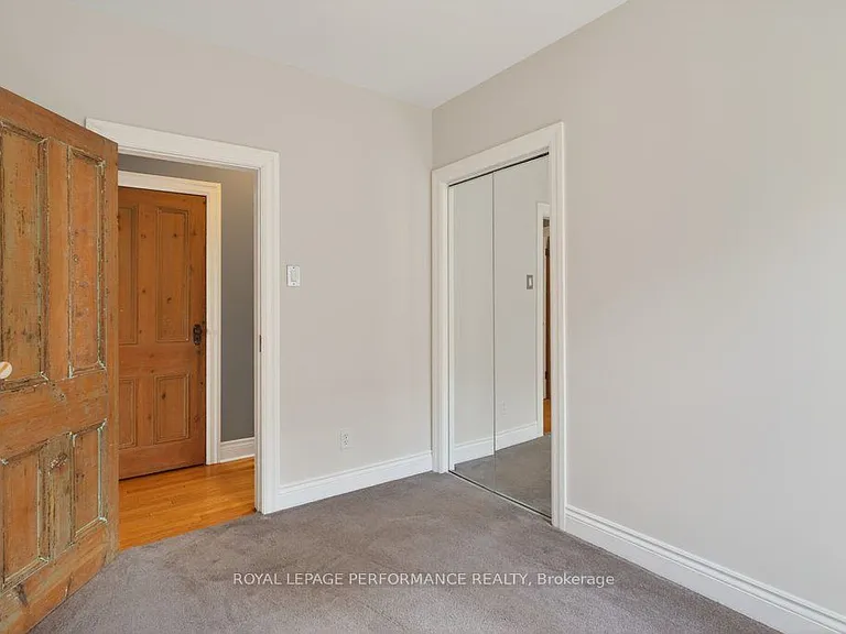 313 Lebreton St S — Photo 23