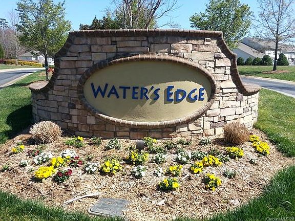 3rd image of 567 Park View Dr #221
