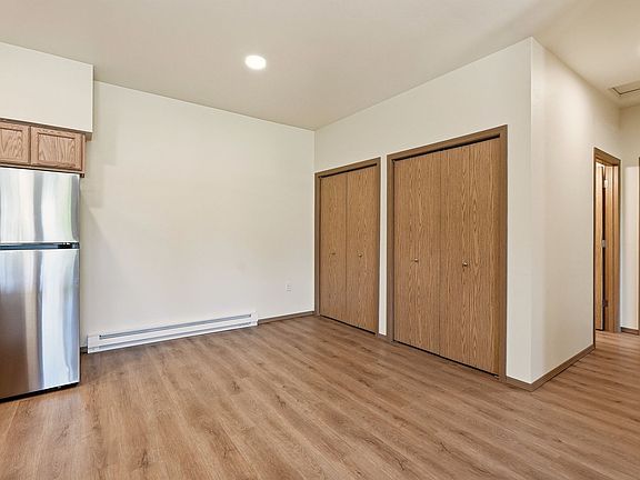 5th image of 1123 E Hastings Rd Unit 202