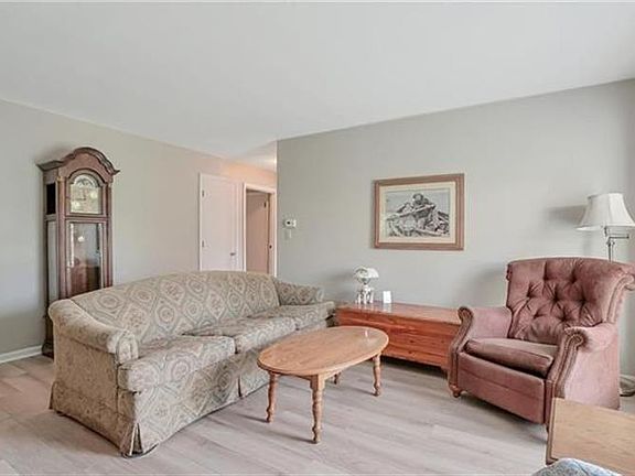 4th image of 13 Palmer Ct