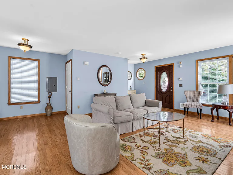 143 Lake Ave — Photo 2