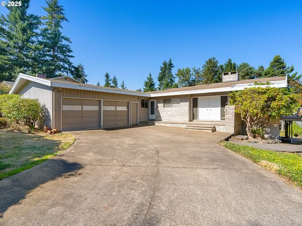 1275 Marylhurst Dr, West Linn, OR 97068