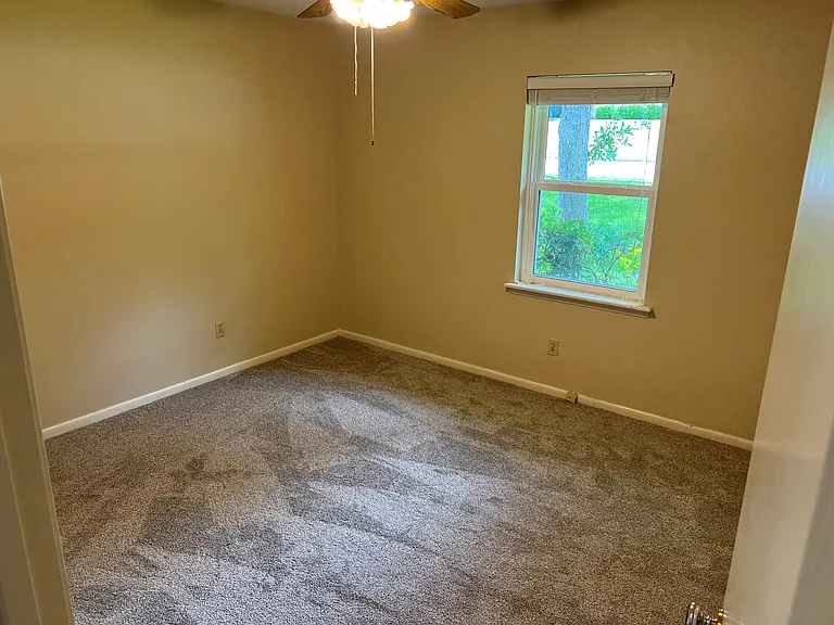 1918 Courtney Dr — Photo 19