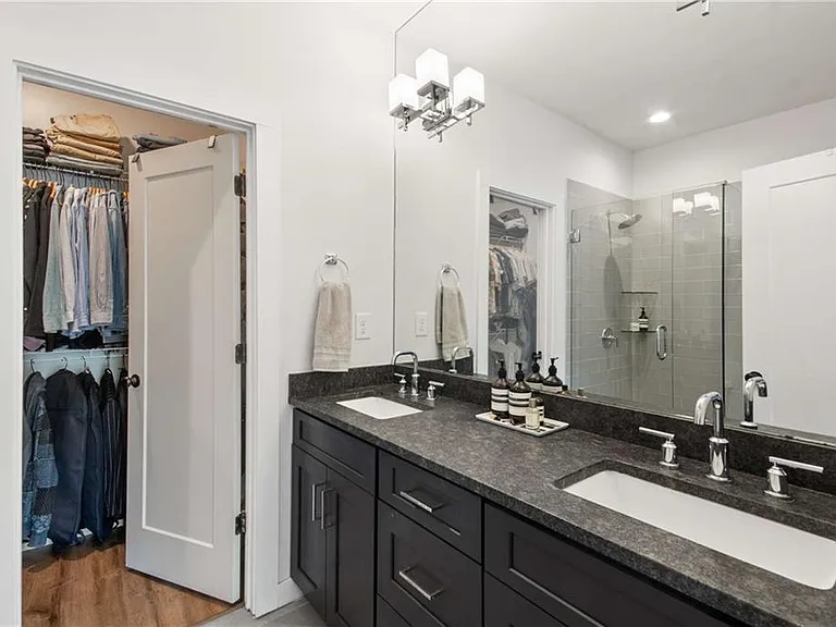 1350 May Ave SE #9 — Photo 31