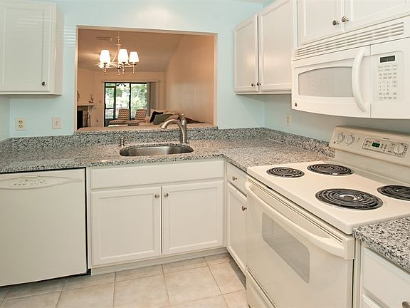4th image of 406 Marsh Cove Ln