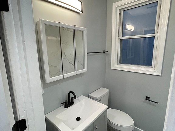 5th image of 1926 Naylor Rd SE APT 1