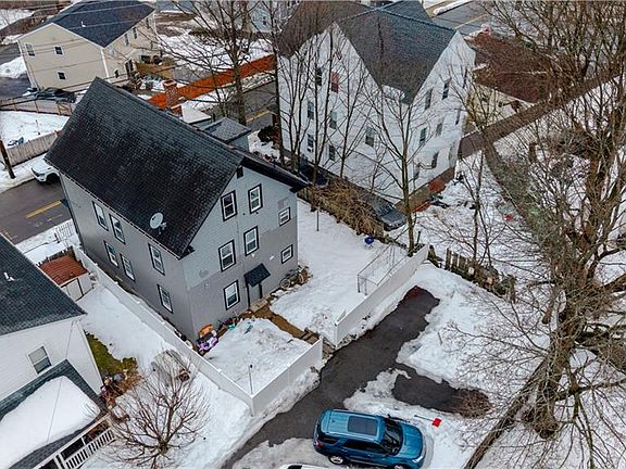 5th image of 994 Douglas Ave