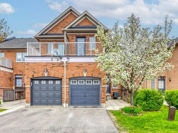 1015 Galesway Blvd #13, Mississauga, ON L5V 0A8