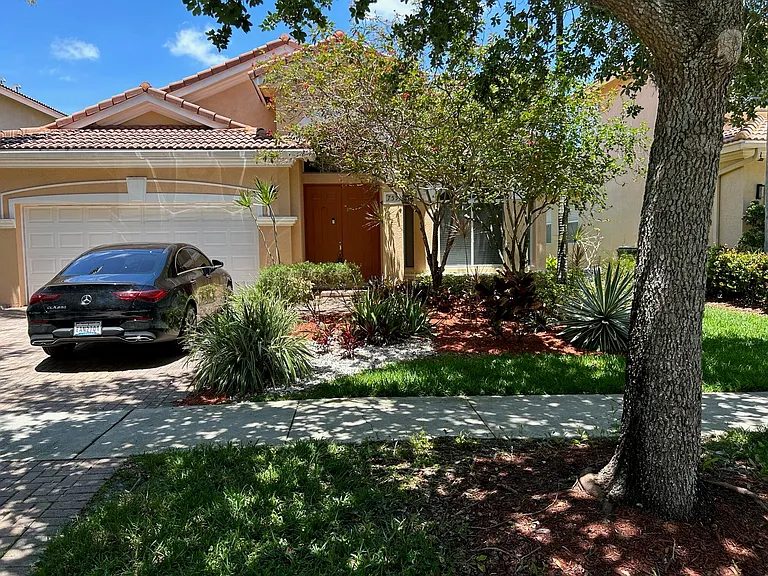 759 Gazetta Way — Photo 3