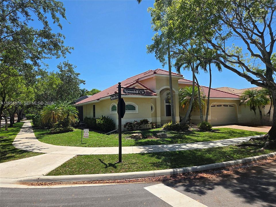 1st image of 900 Spoonbill Cir