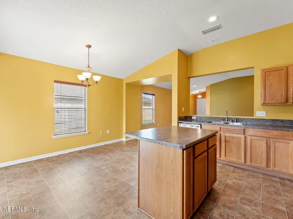11509 Brian Lakes Dr, Jacksonville, FL 32221