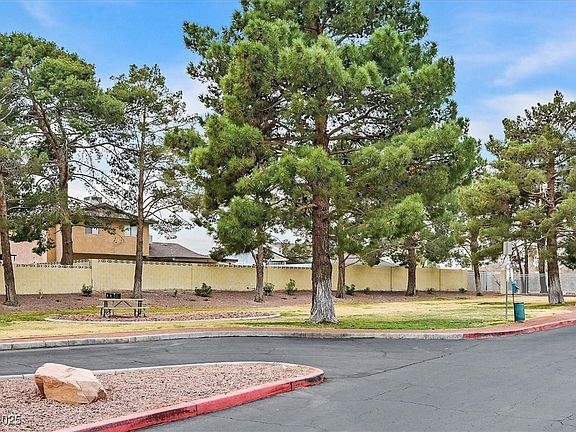 2nd image of 1900 N Torrey Pines Dr Unit 112