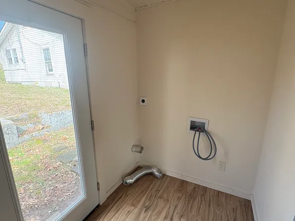 514 Pennsylvania Ave, Etowah, TN 37331