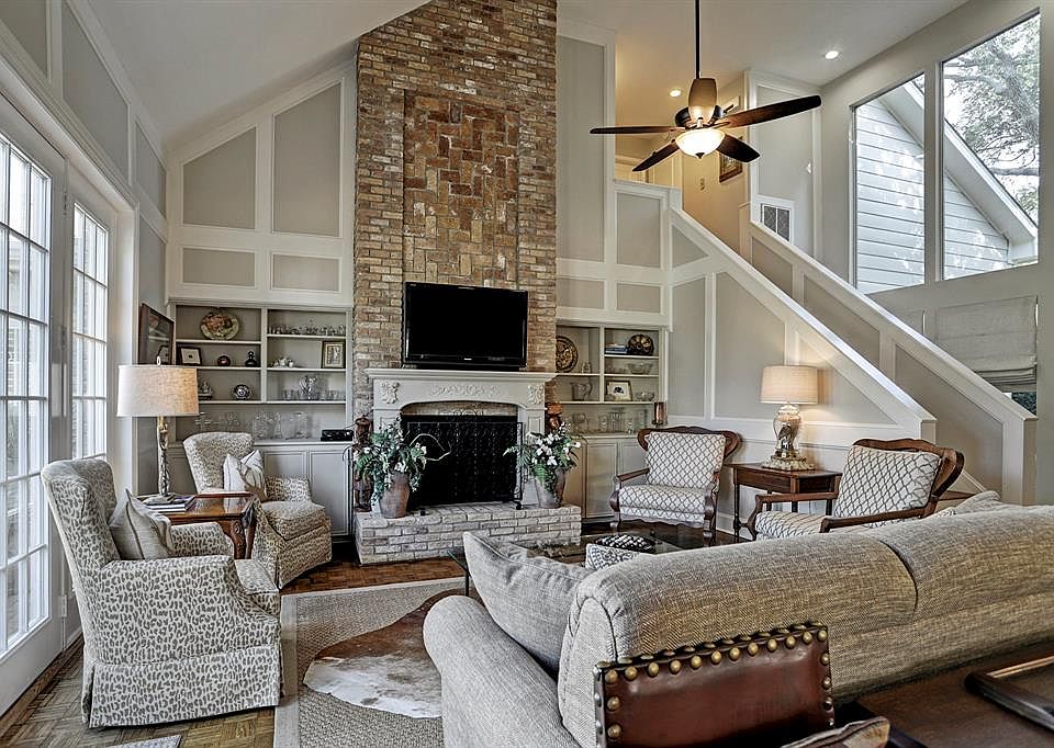 1st image of 10214 Meadow Lake Ln