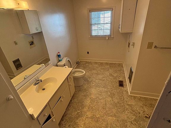 5th image of 240 Vicksboro Rd