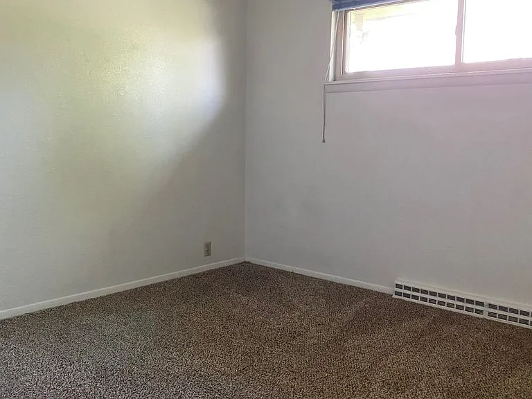 711 Murphy Dr — Photo 11