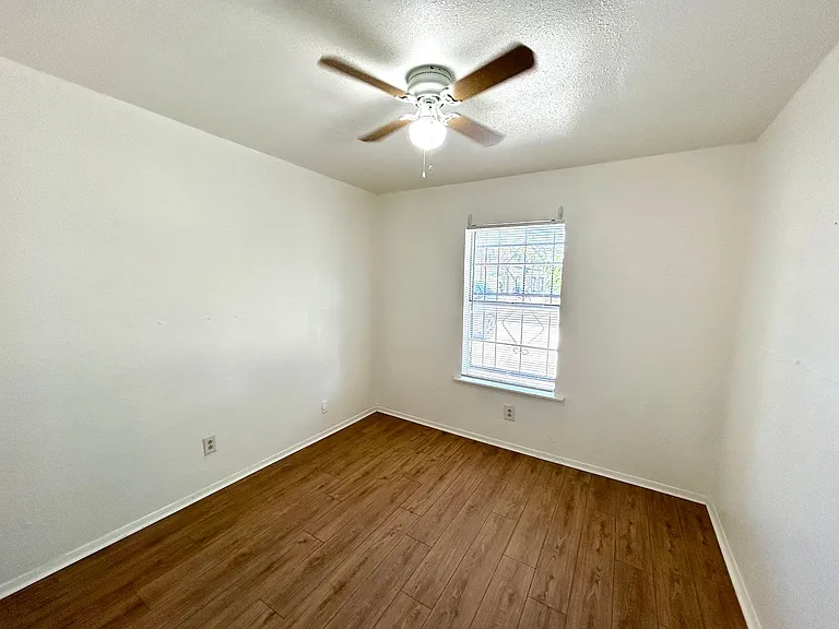 520 Prado St — Photo 23