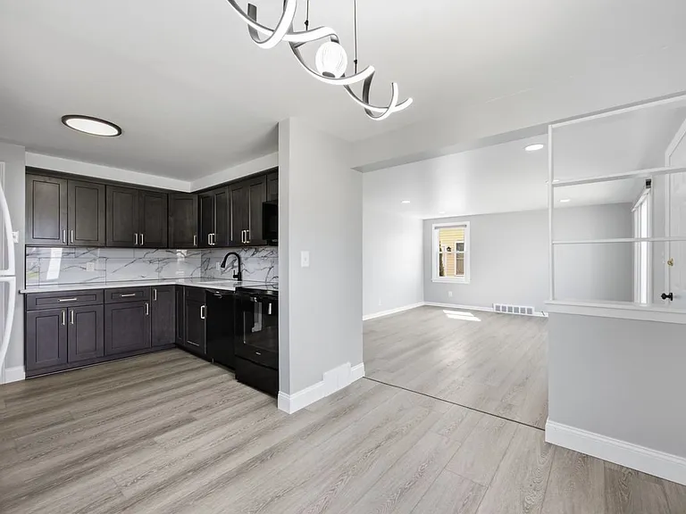 1257 Brighton Rd — Photo 9