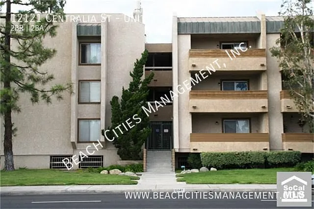 Coming Soon Beautifully Remodeled 2-Bedroom Condo with Pool & Private Balcony in Lakewood — Photo 3