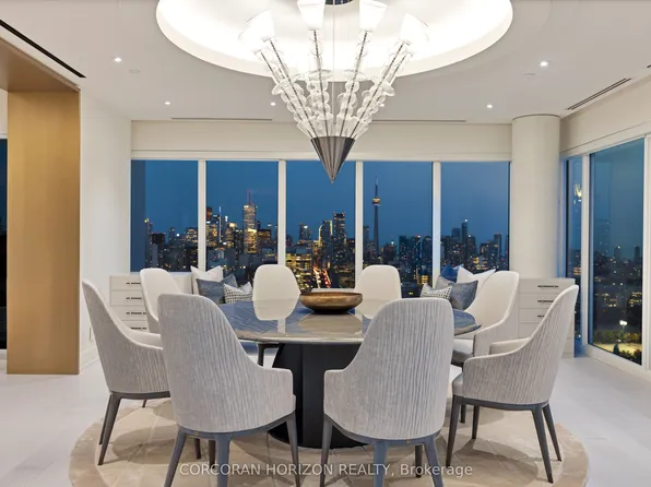 200 Cumberland St #3802, Toronto, ON M5R 0B7