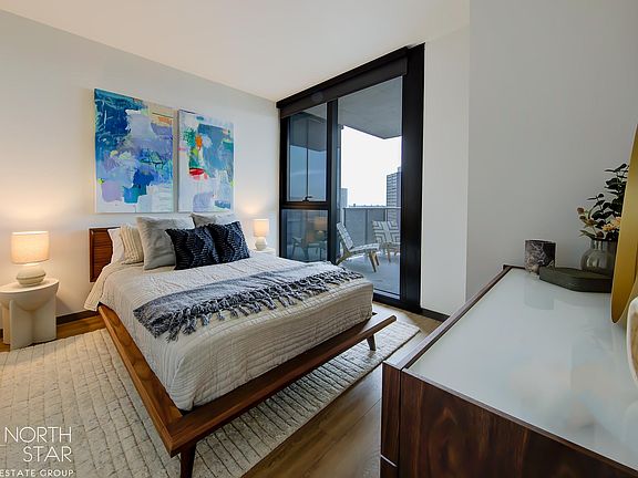 2nd image of 503 S Damen Ave #516
