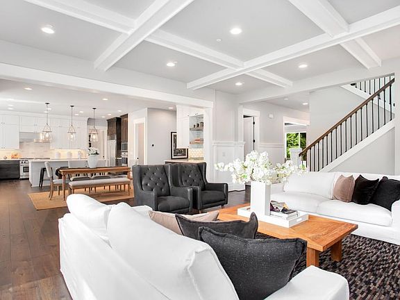 Parthenon Main Living
