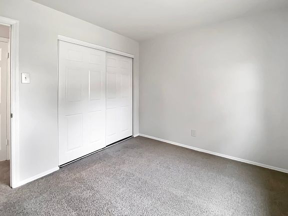 5th image of 2220 Glenoro Dr #1