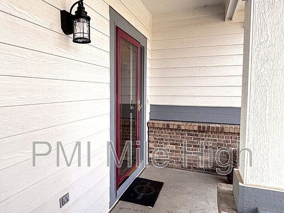 5th image of 9843 Laredo Dr