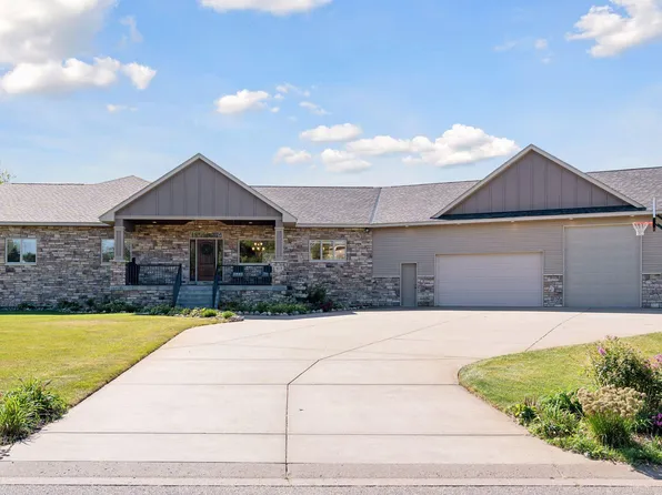 4024 148th Ln NE, Ham Lake, MN 55304