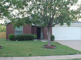 3713 Hermalinda Dr, Denton, TX 76207