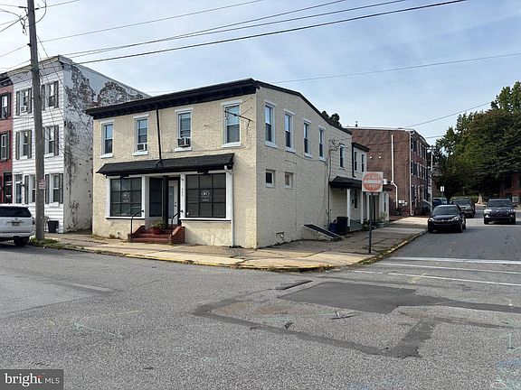 2nd image of 257 E Chestnut St
