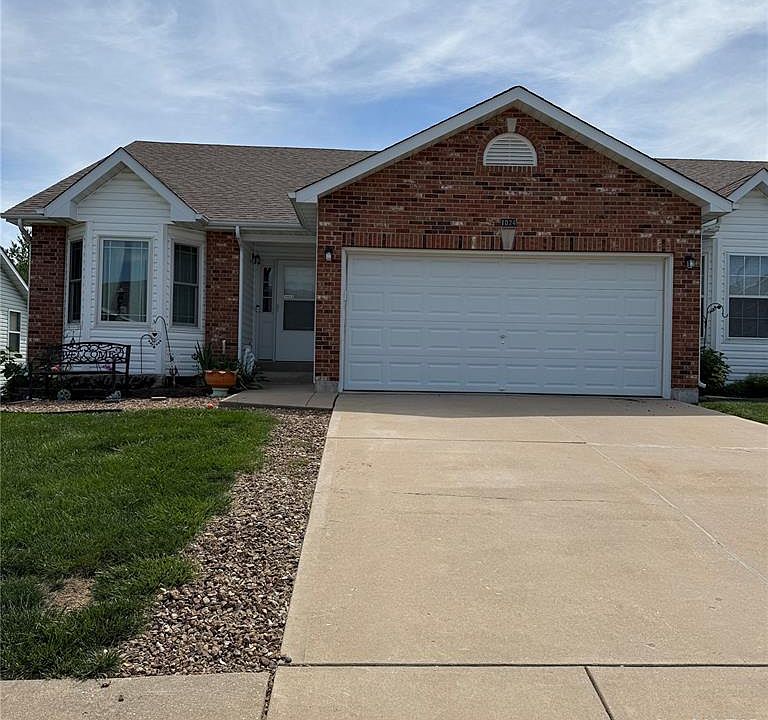 1st image of 1024 Pin Oak Dr